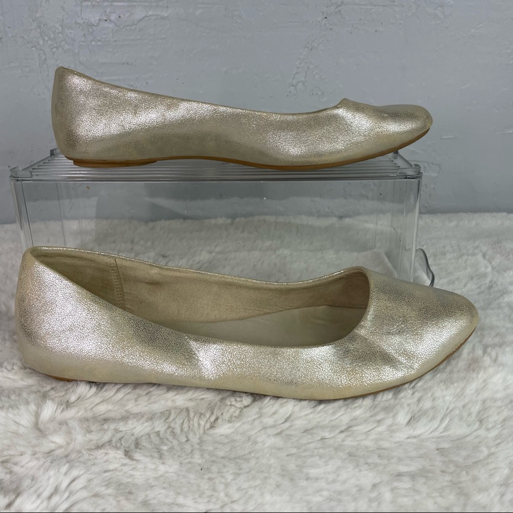 Kelly & Katie flat gold shoes Size 7.5
